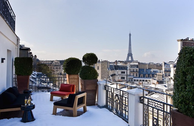 отель с видом на Эйфелеву башню в Париже