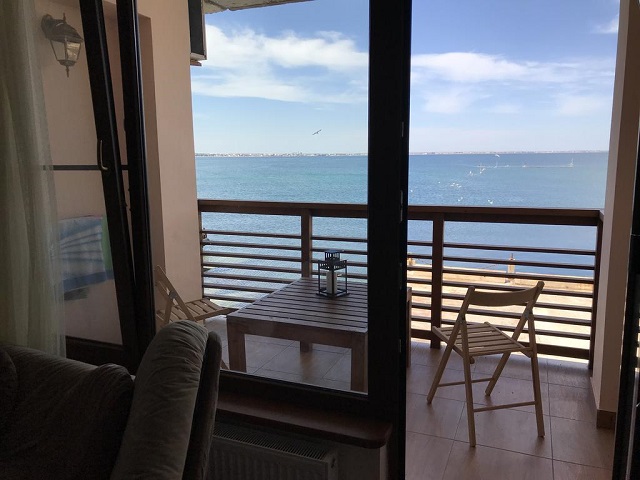 гостевой дом в Феодосии на морском побережье с балконом в номере