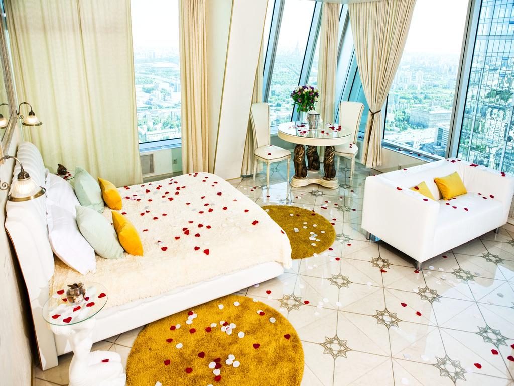номер отеля с красивым видом из окна на Москву imperiya-siti1