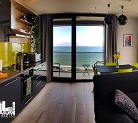 beachfront-apartment-with-panoramic-view-1
