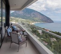 отель Крыма с балконом с видом на море
