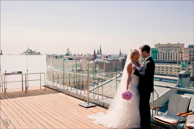 свадьба в шикарных номерах для новобрачных в отеле шикарный номер для новобрачных в отеле Москвы Арарат Парк Хаятт в Москве