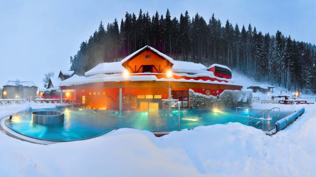 зимний отдых на горнолыжном курорте с термальными источниками