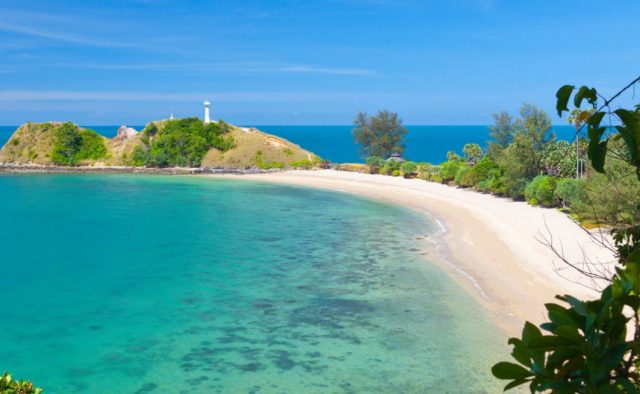 отели острова Ко Ланта Таиланд с красивым видом на море и пляж