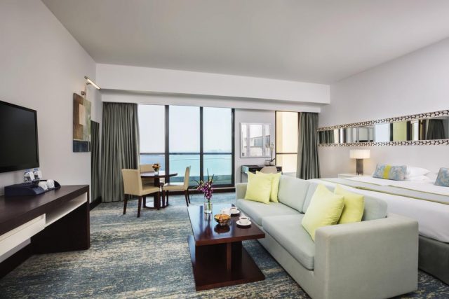 Отель в Дубае с видом на залив