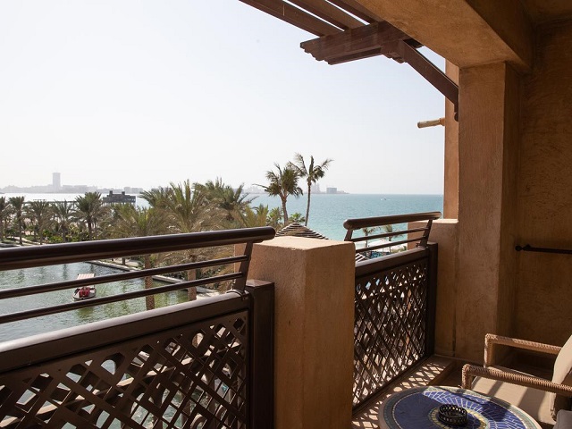 Отель в Дубае с видом на море