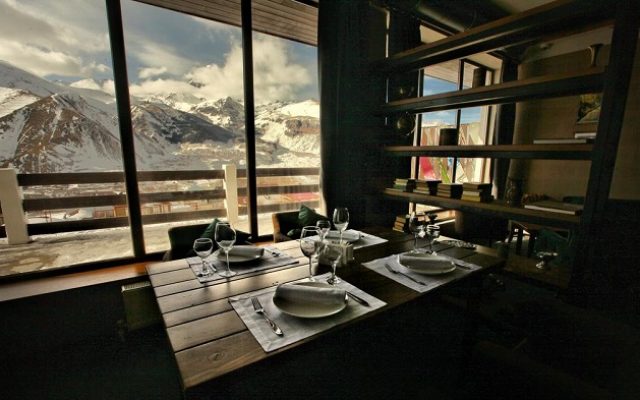 alpine-lounge-kazbegi1