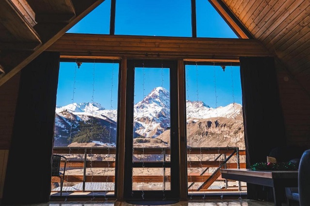 Гостевой Дом RestArt Cottages in Kazbegi