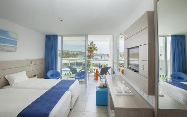 limanaki-beach-hotel-suites1