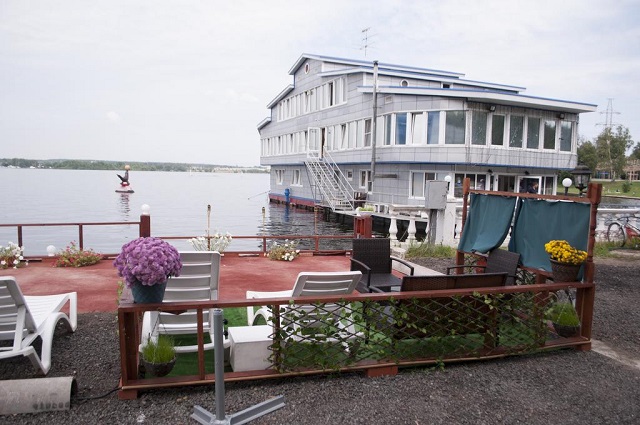 Ботели, плавучие отели на воде в Сортавале