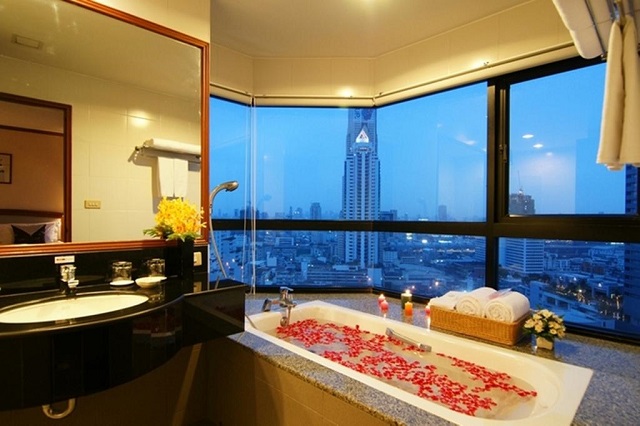 Grand Diamond Suites Hotel