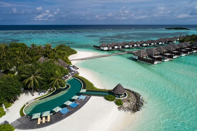 отели с собственным пляжем в Мальдивах
