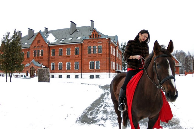 отели с конными прогулками и верховой ездой в Ростовской Области
