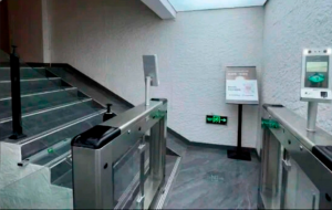 Автоматизированные турникеты на входе Harmony Home Unmanned Hotel